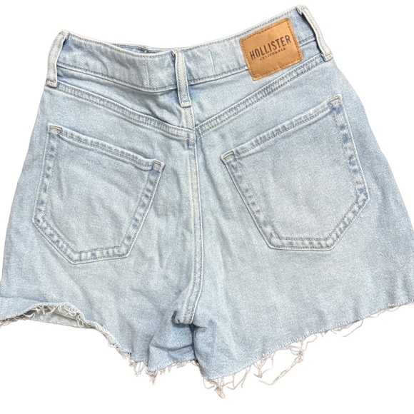 High-Rise Light Blue Denim Shorts with White Lace Trim Hollister Size 24/0 - Picture 3 of 3